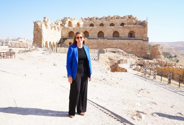 السفيرة الأمريكية تزور قلعة الكرك