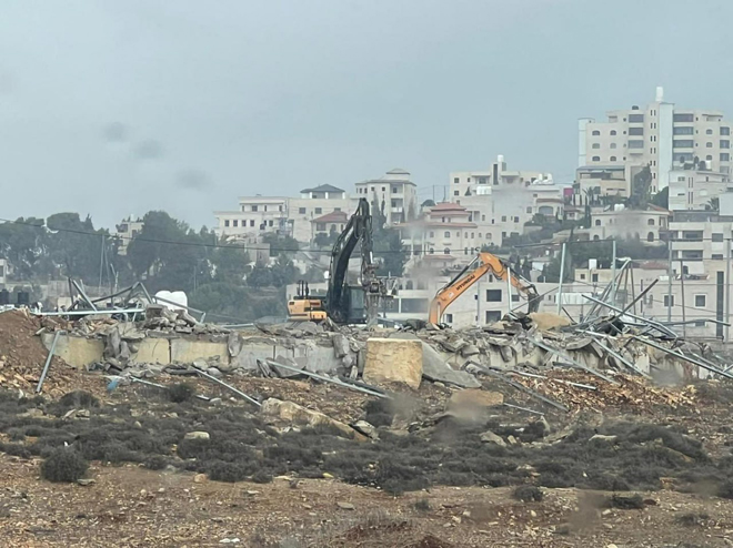 الاحتلال الإسرائيلي يهدم منشآت سكنية بالأغوار الشمالية ويعتقل 18 فلسطينيا