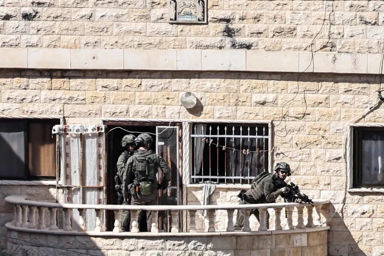 الاحتلال يحول منزلا في ترمسعيا إلى نقطة عسكرية