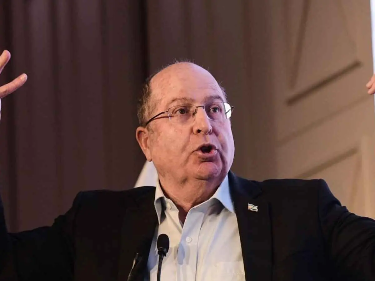 وزير الدفاع الإسرائيلي السابق يتحدث عن جرائم تطهير عرقي بغزة