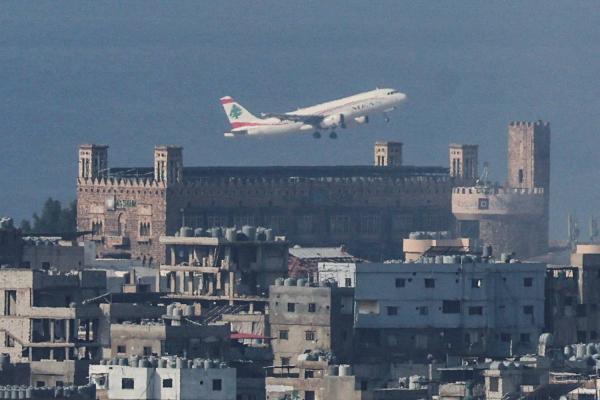 الجيش الإسرائيلي: بدأنا سلسلة هجمات في لبنان