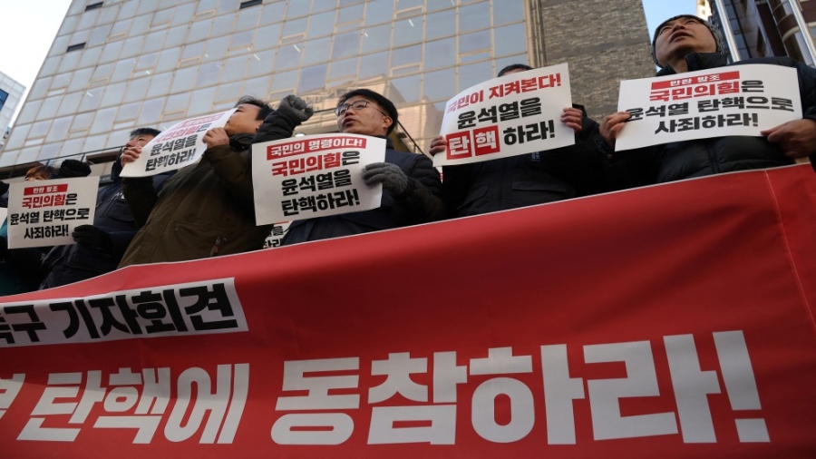 الادعاء يفتح تحقيقا في قرار رئيس كوريا الجنوبية فرض الأحكام العرفية