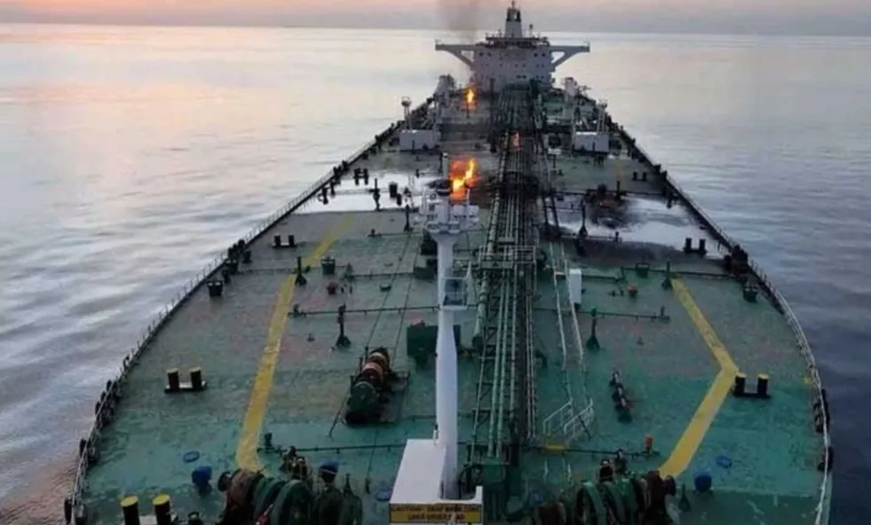 استهداف مدمرتين وسفن إمداد أمريكية وأهداف عسكرية في تل أبيب وعسقلان