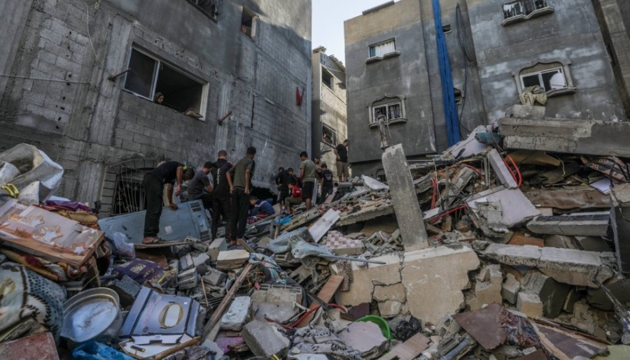 عشرات الشهداء في مخيم النصيرات