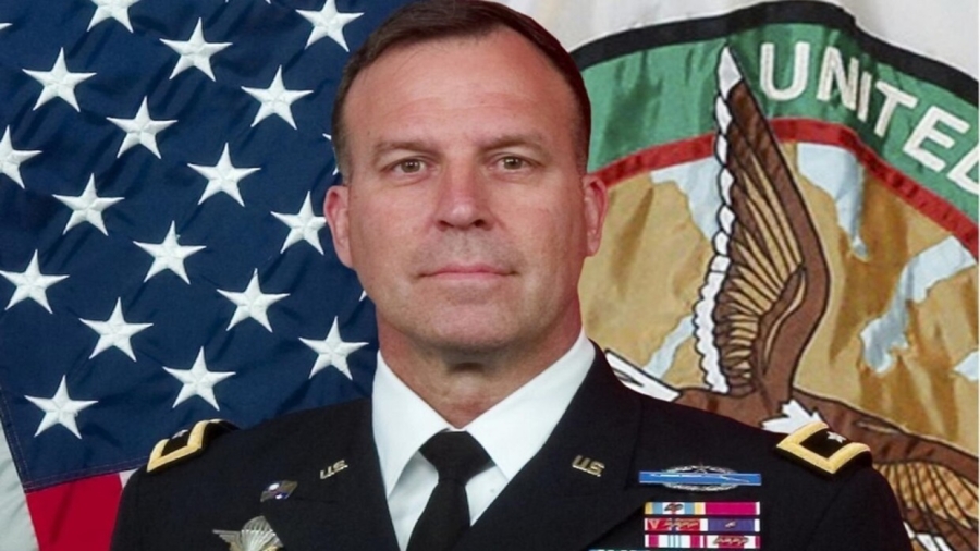 قائد القيادة المركزية للجيش الأمريكي في سوريا
