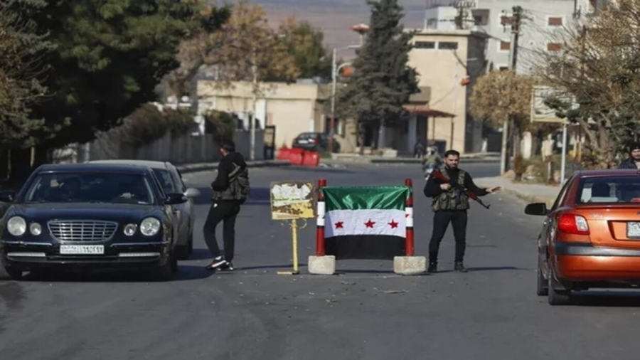 السوريون يصلون لأول مرة إلى منتجع بشار الأسد الشخصي