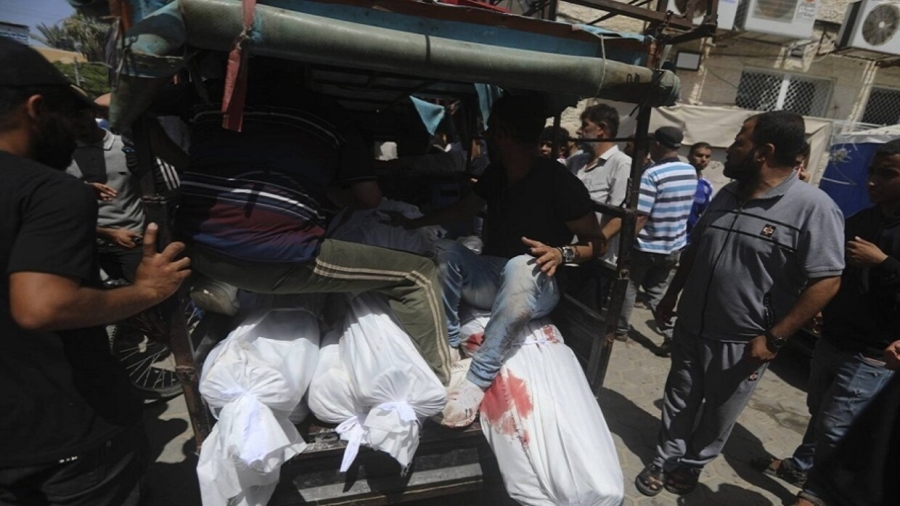 وفا: مقتل 4 فلسطينيين وإصابة 15 في قصف إسرائيلي استهدف مخيم الشاطئ غرب غزة