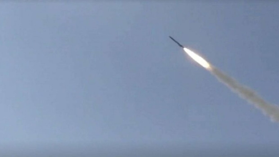 الحوثيون يعلنون ضرب هدف عسكري إسرائيلي بصاروخ باليستي فرط صوتي (فيديو)