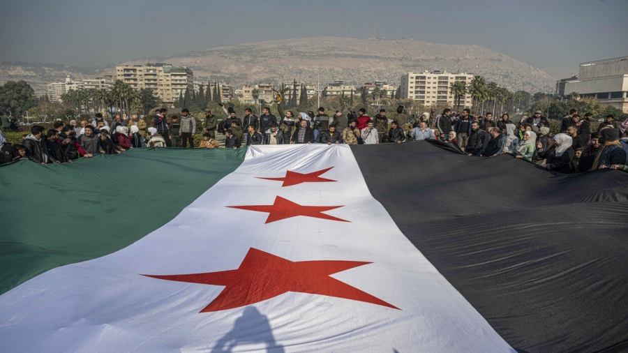 سوريا تطوي صفحة الأسد والخدمات تعود لطبيعتها