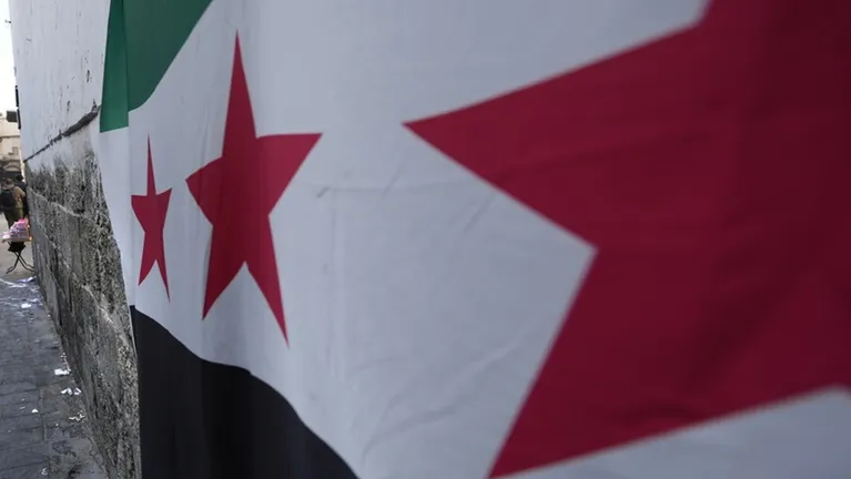 ويكيبيديا تستبدل العلم السوري