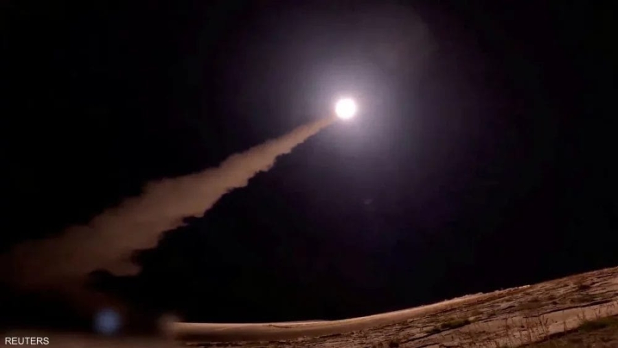 الحوثيـون يعلنون استهداف وسط “إسرائيل” بصاروخ بالستي