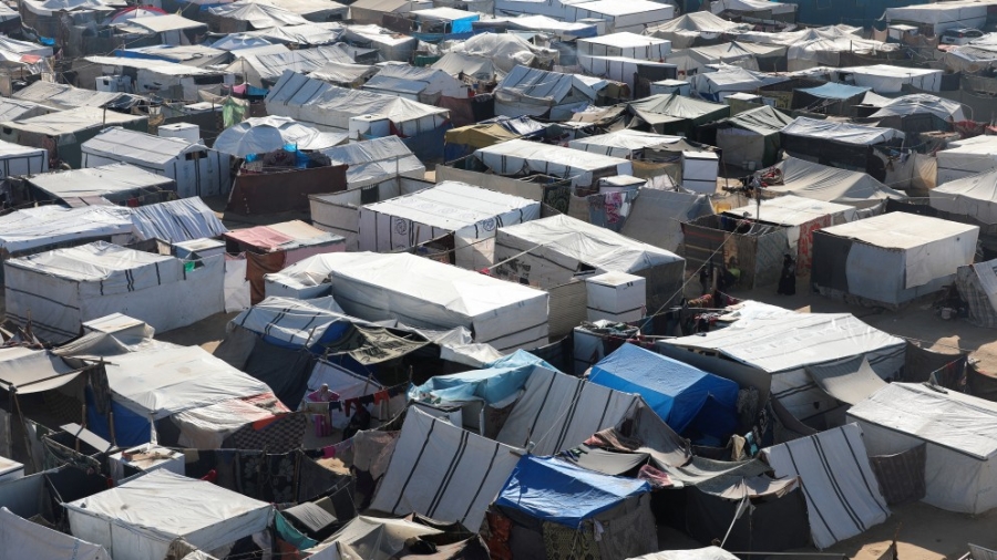 خيام النازحين ... رحيل بصمت وخيام بالية لا تستر قاطنيها