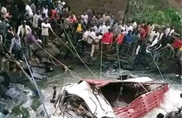مصرع 71 شخصا إثر سقوط حافلة بنهر في جنوب إثيوبيا
