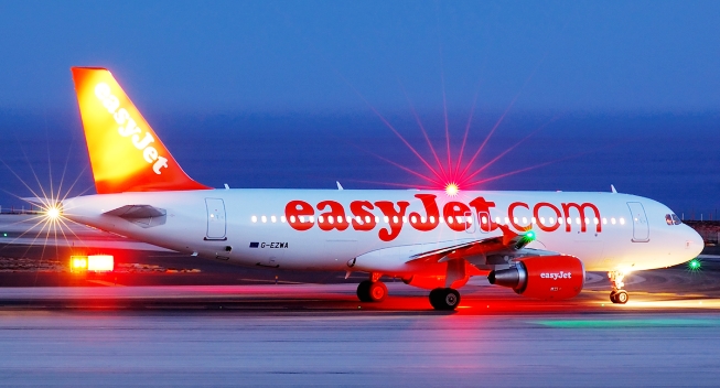 إيزي جيت أول شركة طيران تطور طريقة لتخفيف وزن طائراتها