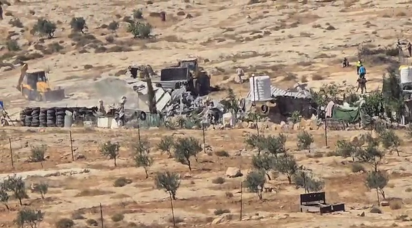 الاحتلال يداهم منازل ويلحق أضرارا في طمون والفارعة