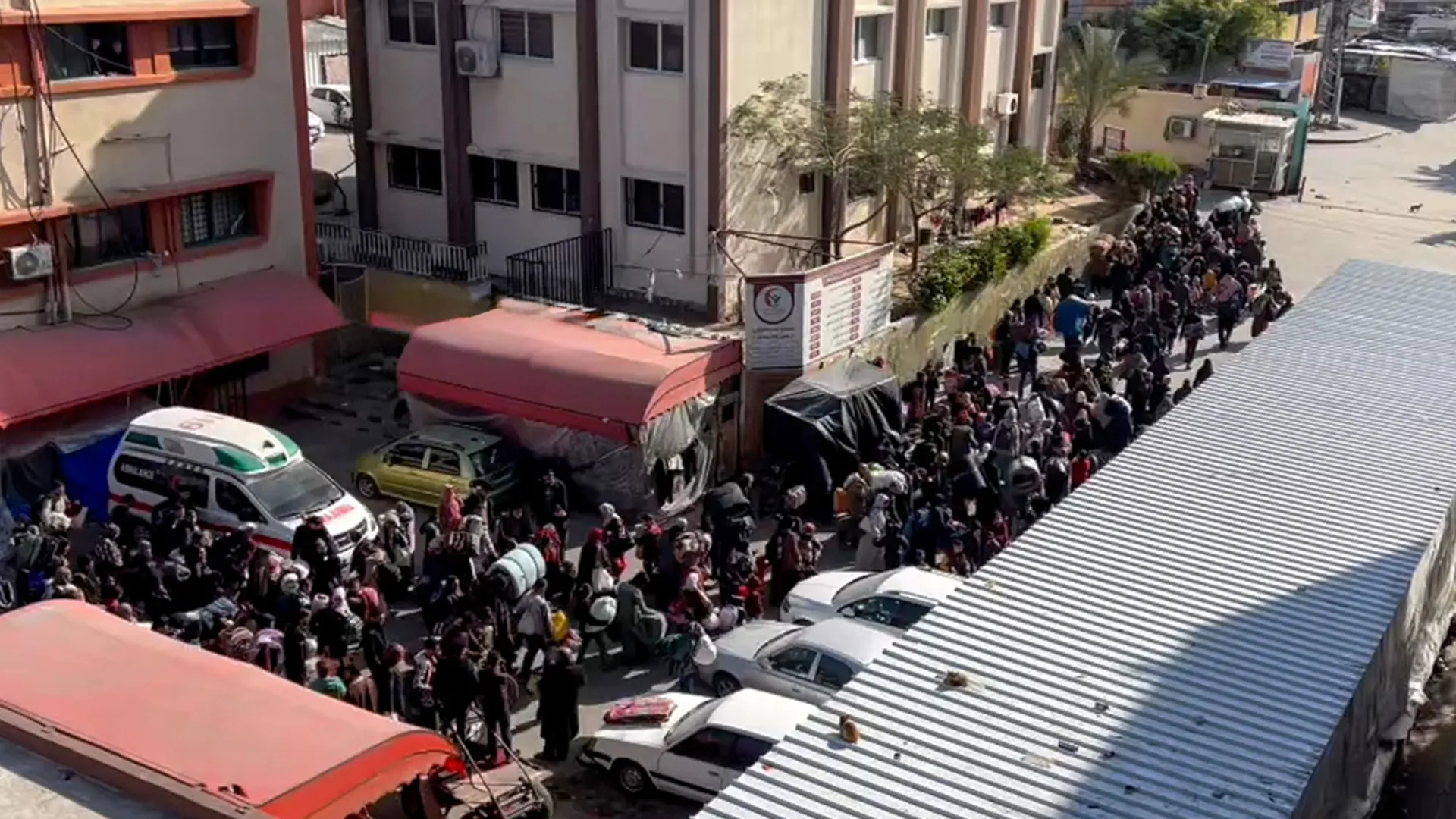 مستشفى ناصر بخان يونس يتوقف عن الخدمة الصحية