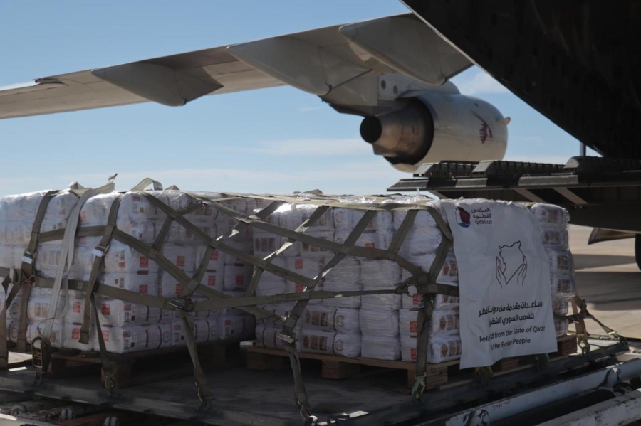 قطر ترسل طائرة مساعدات تاسعة إلى دمشق ضمن الجسر الجوي (صور)