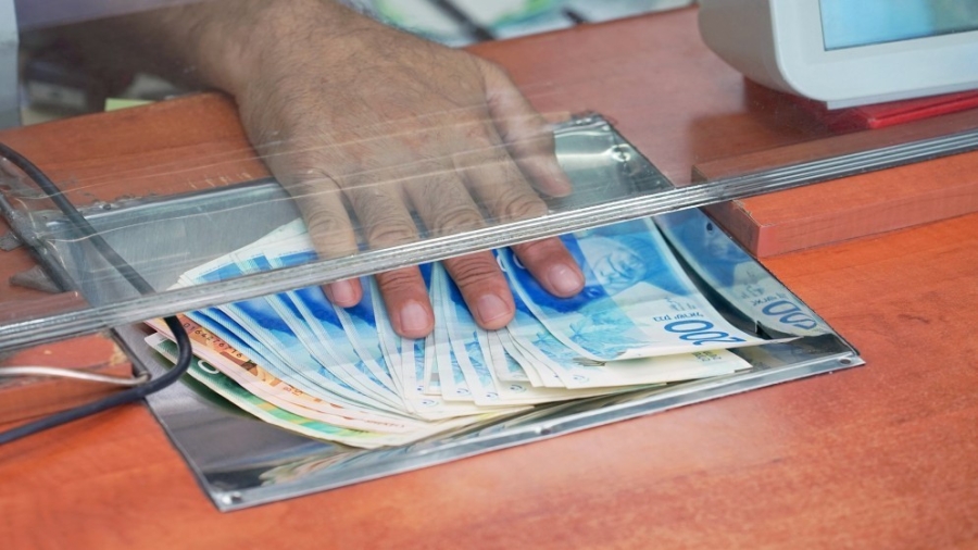 السلطة الفلسطينية: دفع 70 من رواتب الموظفين عن شهر تشرين الثاني الماضي