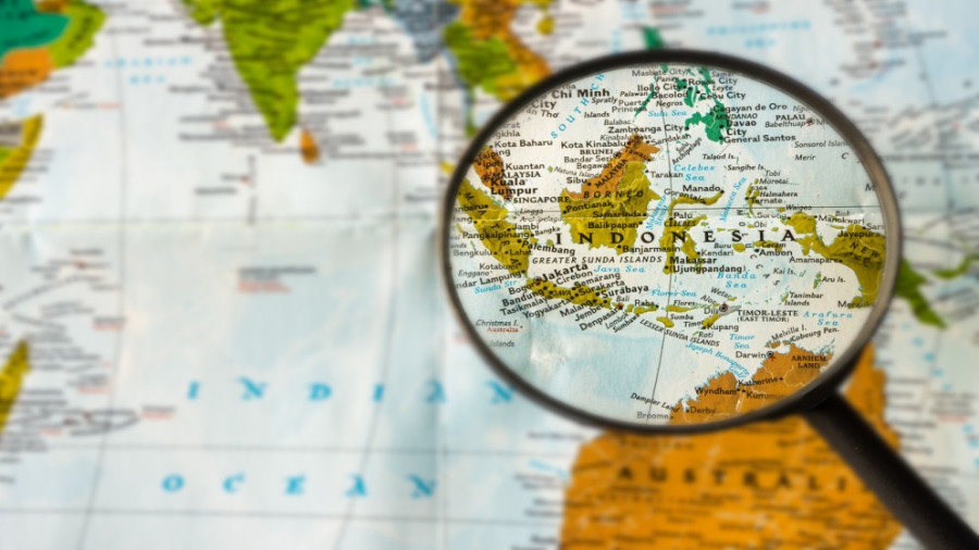 16 قتيلا وخمسة جرحى بانزلاق أرضي في إندونيسيا