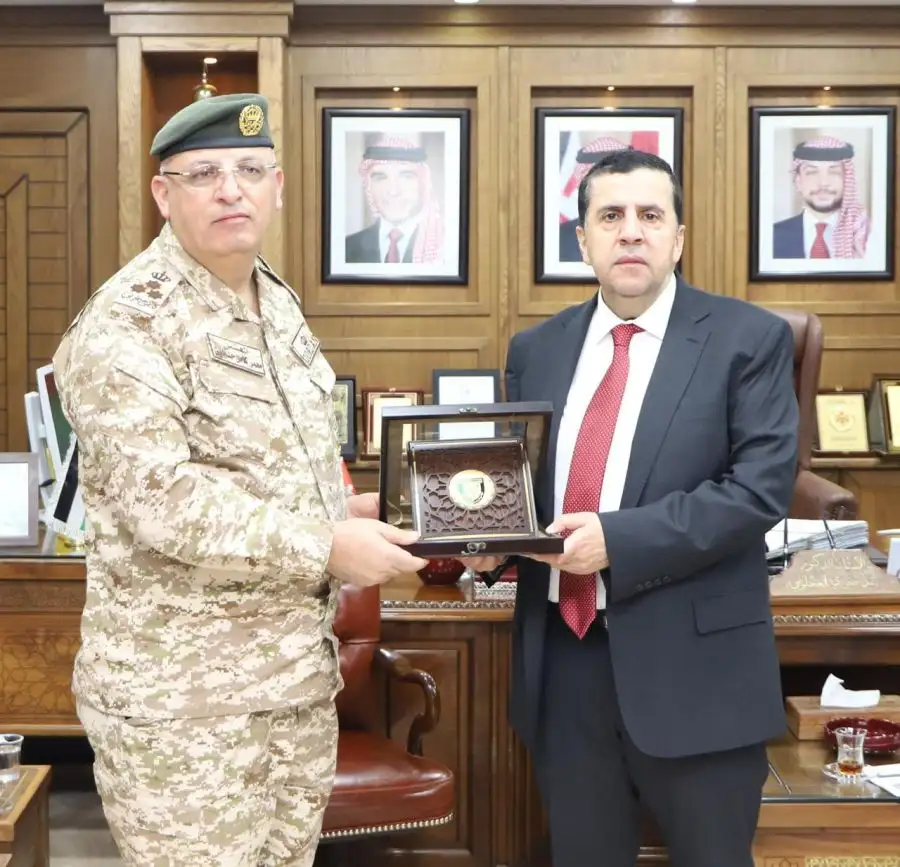 بالصور .. رئيس جامعة البلقاء التطبيقية يستقبل مدير المركز الجغرافي الملكي الأردني