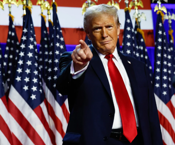 ترامب يقيل أول امرأة تقود جهازًا عسكريًا أمريكيًا