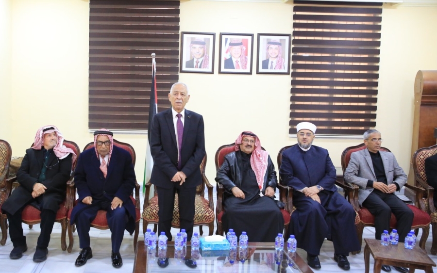 بالصور...الديوان الملكي يعزي النسور والحياري