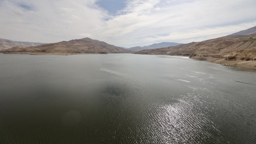 وزير المياه يدعو لإيجاد حلول عملية لزيادة الدعم للحصاد المائي