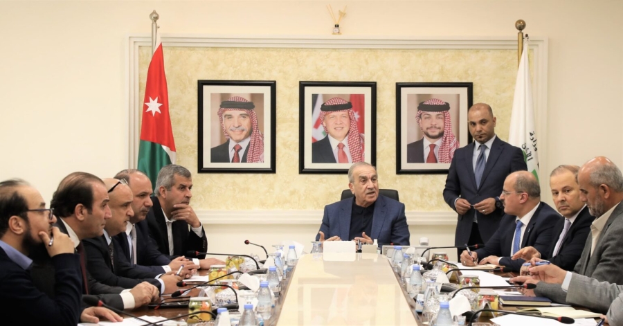 بحث آليات توفير مادة الإسفلت لمواكبة الطلب المتزايد على المشاريع الحيوية