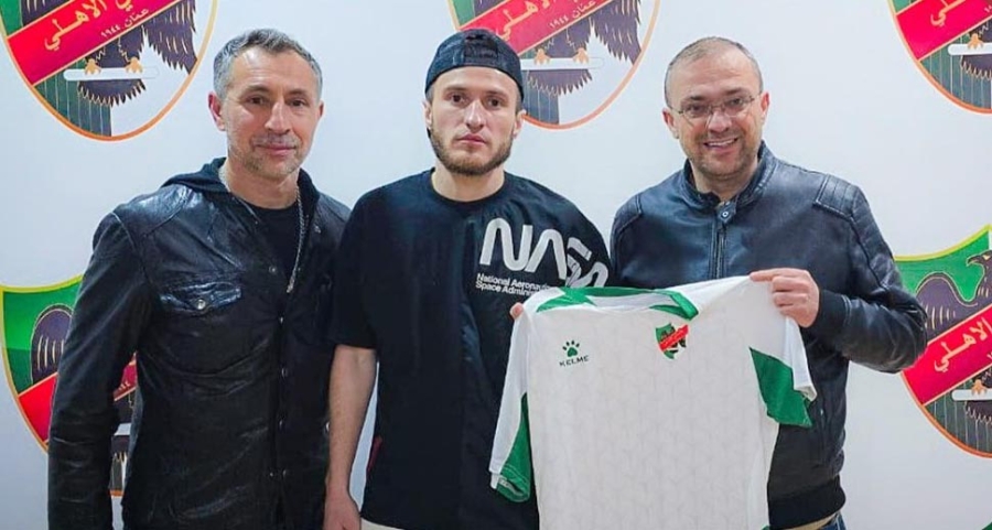 فريق الأهلي لكرة القدم يتعاقد مع اللاعب الروسي واتيه