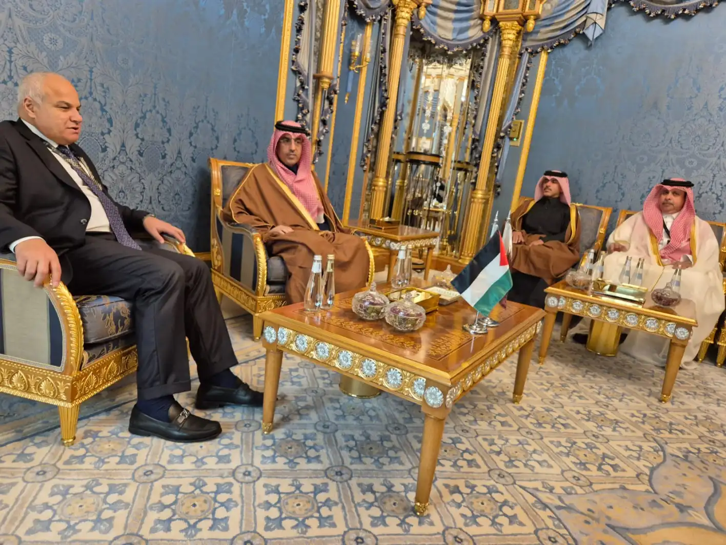 وزير العمل ونظيره القطري يبحثان إستقطاب مزيد من الكفاءات الأردنية للعمل في قطر