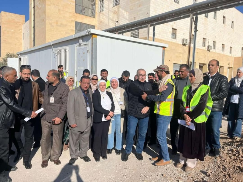 وزير الأشغال يتفقد مشروع صيانة مستشفى البادية الشمالية الحكومي