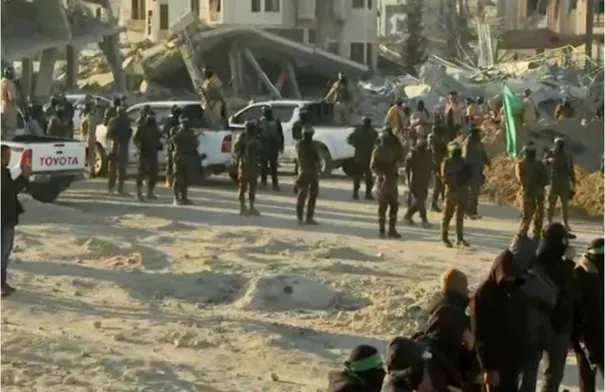 تسليم محتجزين اثنين للصليب الأحمر في خان يونس بغزة