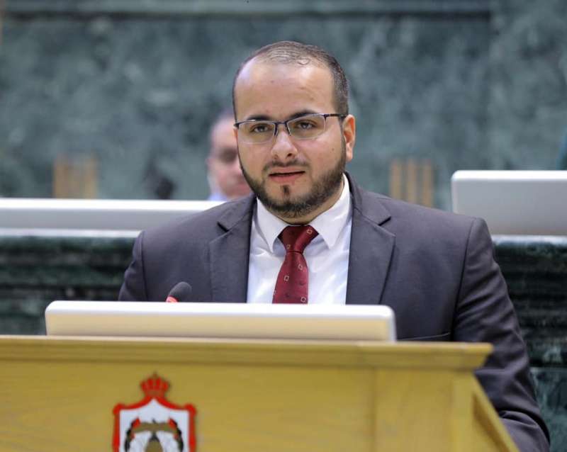 لماذا وصف النائب الرياطي ترامب بـالمخرفن!