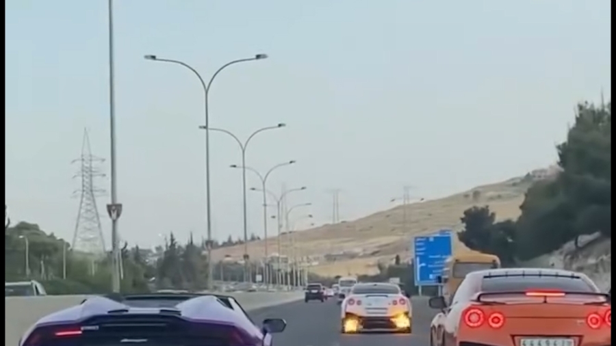 شارع المطار يتحول الى مضمار سباق ... ومواطنون يطالبون بتشديد الرقابة المرورية