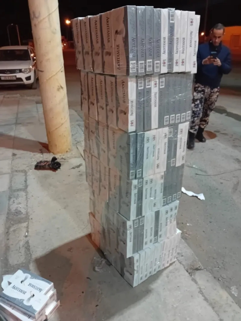 الجمارك تحبط تهريب ( 309) كروز دخان مخبأة داخل إحدى سيارات الشحن القادمة عبر حدود الكرامة