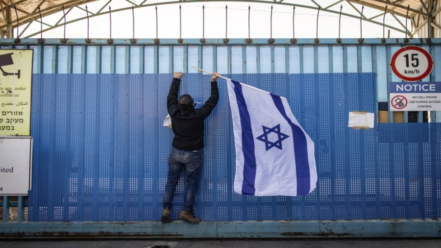 محافظة القدس: أكثر من 900 طالب سيضطرون لدراسة المنهاج الإسرائيلي بعد حظر أونروا