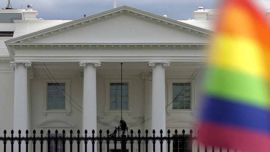 عائلات وأطباء يقاضون ترامب بعد حظره تمويل الأدوية الخاصة بالطب الجنسي