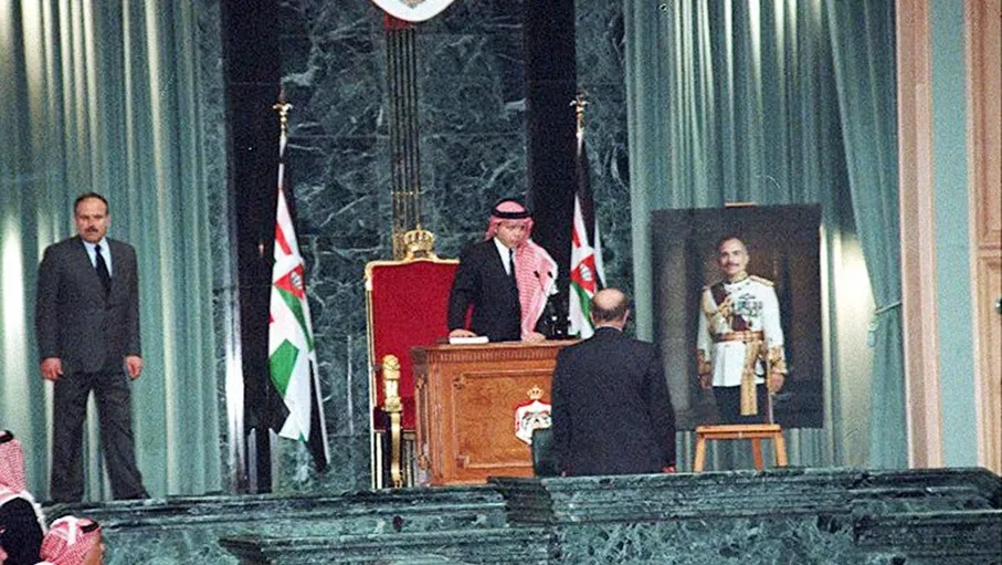 الأردنيون يحيون ذكرى يوم الوفاء والبيعة