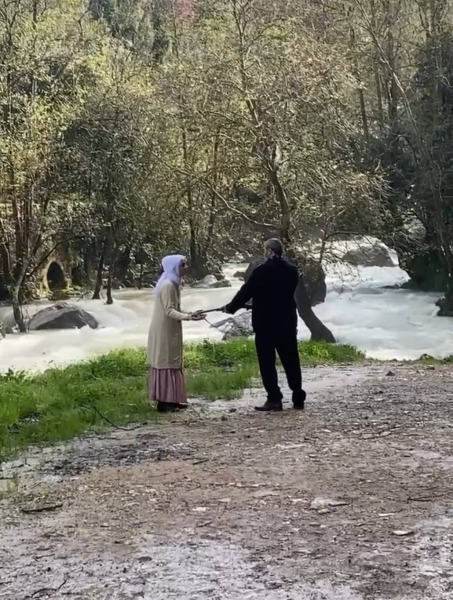 بسرية تامة.. ممثلة لبنانية تفاجئ الجميع بصور طفلها الجديد