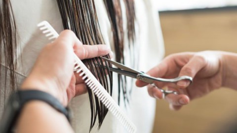 أفضل مواعيد قص الشعر لشهر فبراير 2025: نصائح للعناية بشعرك