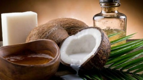 زيت جوز الهند: سر جمال بشرتك الذي لم تكتشفيه بعد!