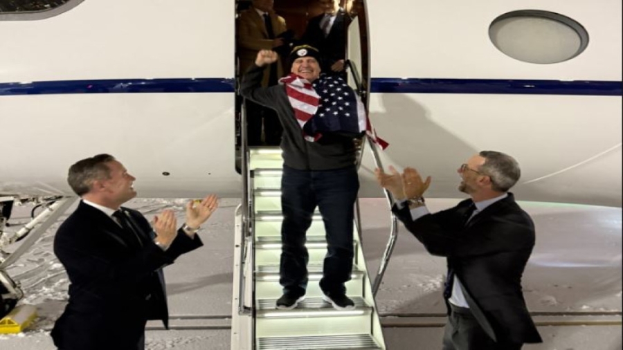 الأميركي مارك فوغيل يعود إلى بلده بعد إفراج روسيا عنه