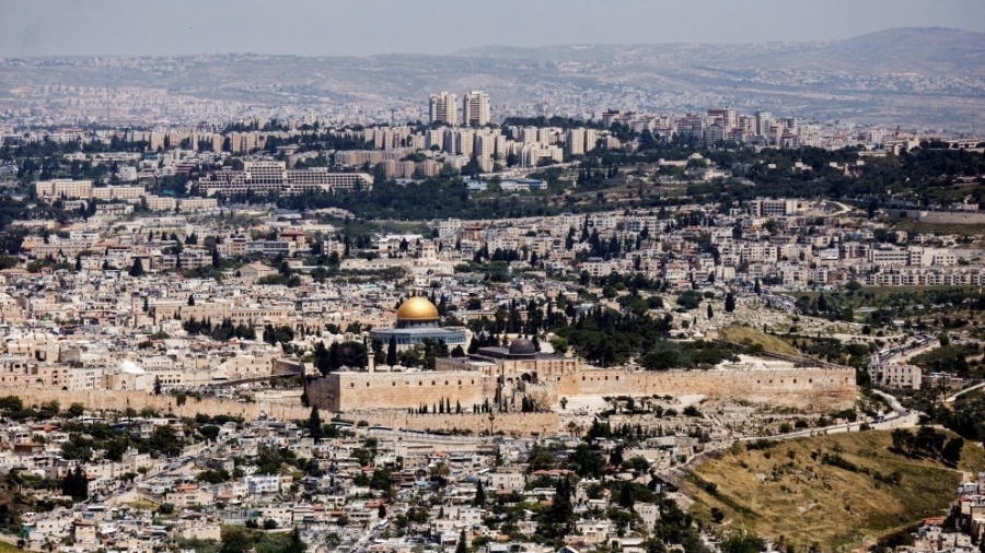 الاحتلال يصدر قرارا تعسفيا بإبعاد 3 أسرى محررين عن القدس