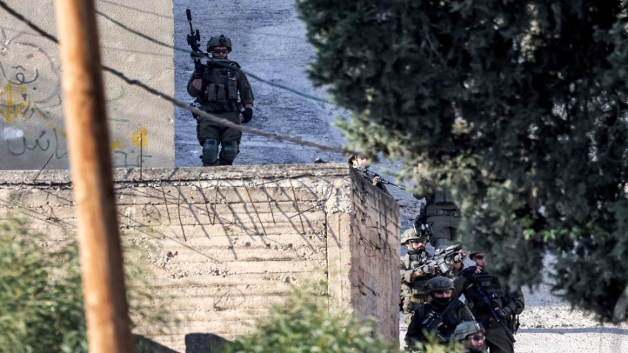 محافظ طوباس: 3 آلاف فلسطيني نزحوا قسرا من مخيم الفارعة