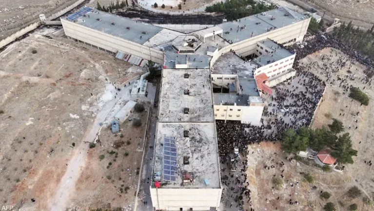 ناجون من سجن صيدنايا يؤسسون رابطة معتقلي الثورة السورية