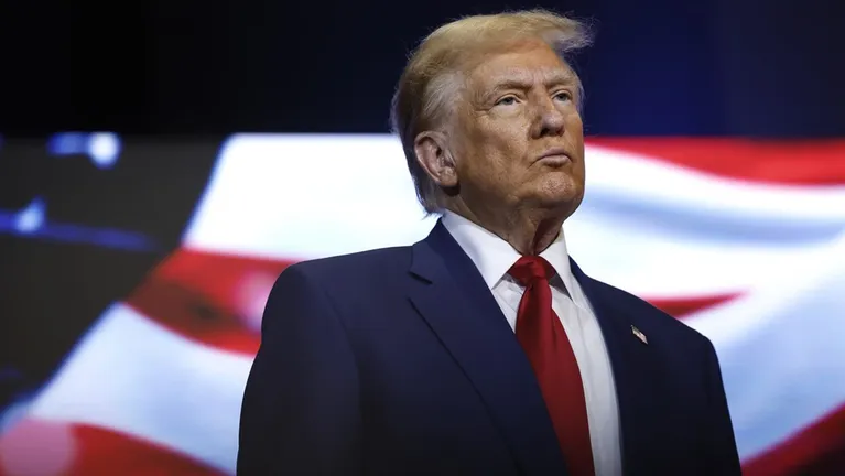 ترامب: إسرائيل هي من تحدد الخطوة التالية بالتشاور معي