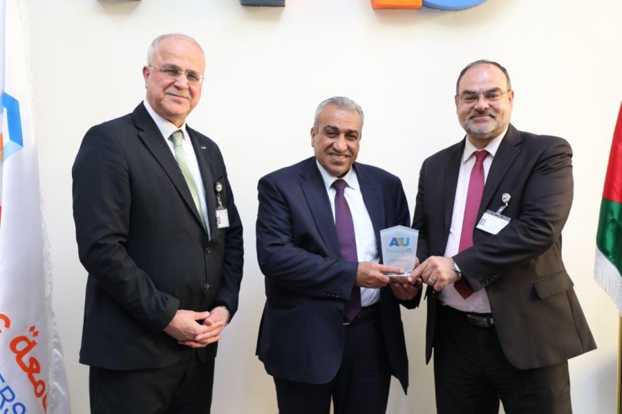 عمان العربية تفعّل نادي الخريجين لتعزيز التواصل والمساهمة في مسيرة الريادة والتميز