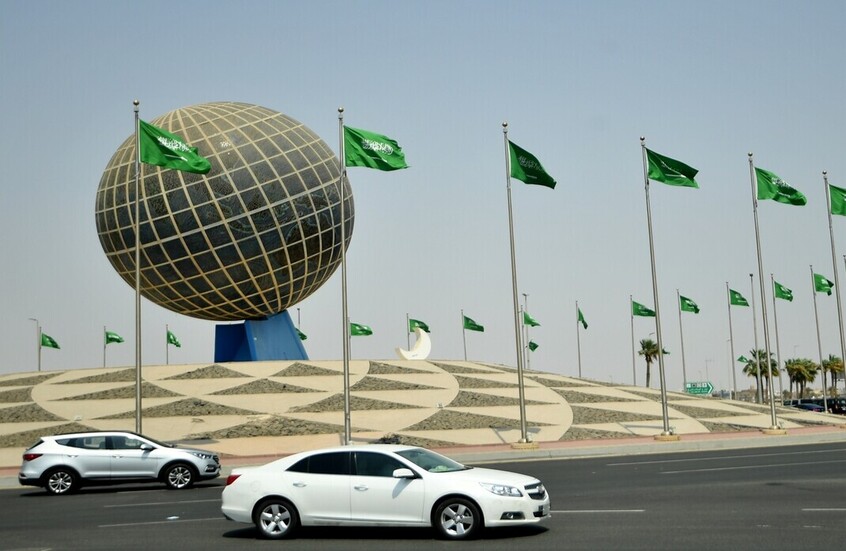 مجلس الوزراء السعودي يشيد باستضافة بلاده لمباحثات واشنطن وموسكو