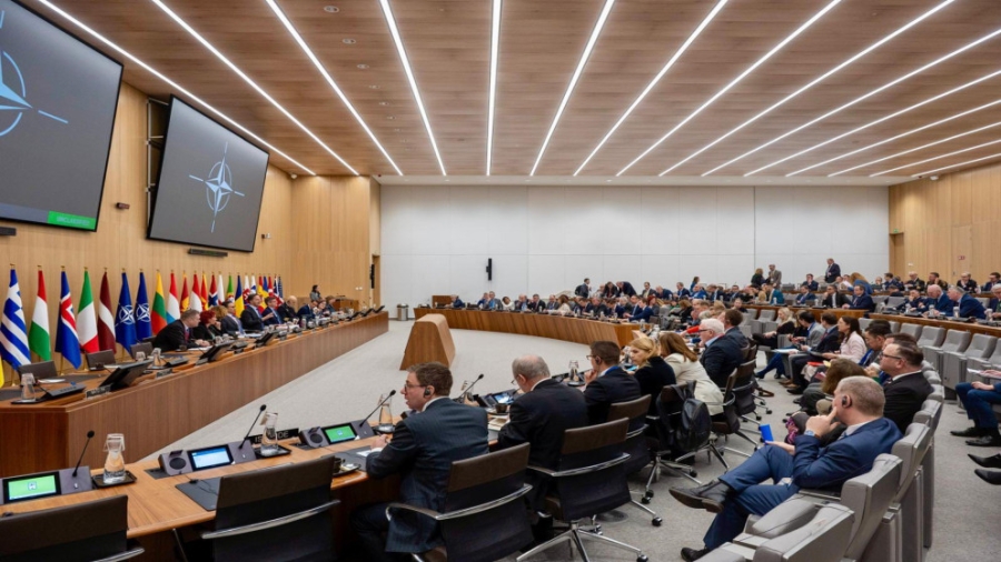 حلف الناتو يدعو إلى دعم أوكرانيا لضمان سلام دائم