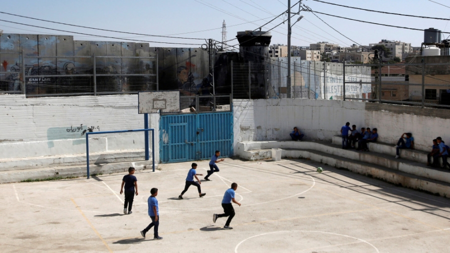 الأونروا: التعليم في مدارس الوكالة بالقدس استؤنف بعد اقتحامات الاحتلال